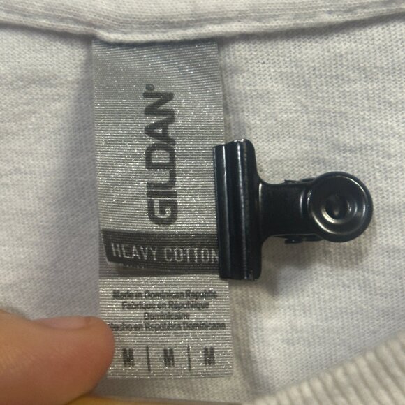 EUC Gildan Johnny Depp " Time for a Mega Pint" White T-Shirt Grey Font Size M - Picture 7 of 11